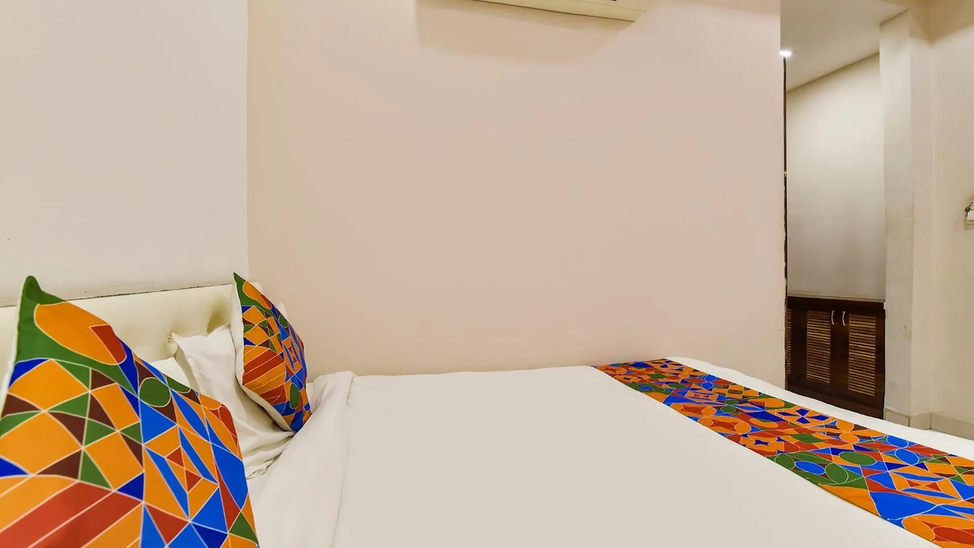 ホテル Fabhotel Prime Kingfisher ウダイプル